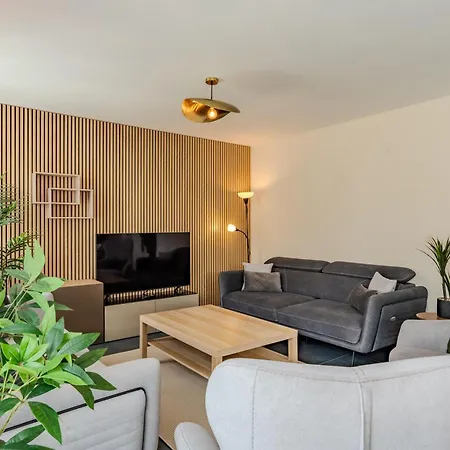 L'horizon - Spacieux & Familial - Proche Europe Park - Parking Gratuit - Commerces A Proximite