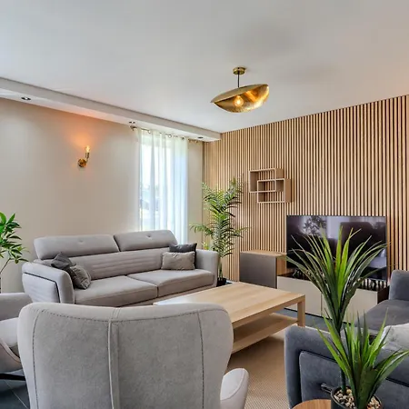 L'horizon - Spacieux & Familial - Proche Europe Park - Parking Gratuit - Commerces A Proximite