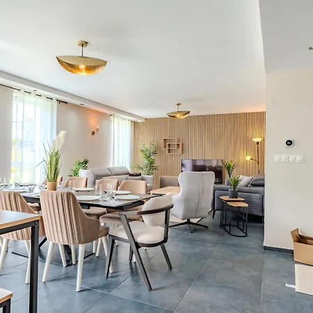 L'horizon - Spacieux & Familial - Proche Europe Park - Parking Gratuit - Commerces A Proximite *